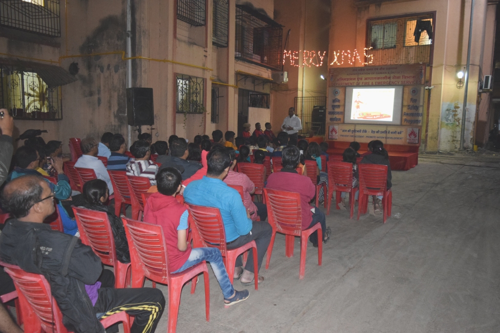 DamanFire's tweet photo. Fire Department, Daman has organized Basic Fire Safety Awareness Training program  at  Supreme Apartment, Khariwad, Nani Daman on 15/01/2019 to create awarness in case of emergency for General Public/Societies.
#Training #FireSafety #awarnessPublic https://t.co/kirEdgV4Cl