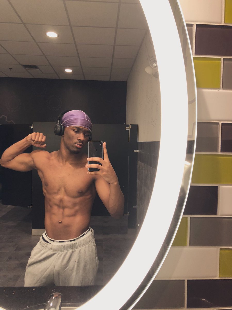 Broken Hearted 💔 tweet media