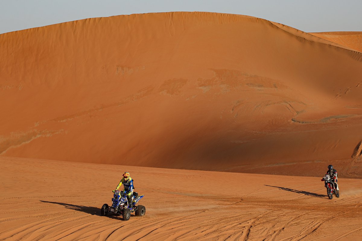 dakar's tweet photo. 🏍️ bikes get lost
👊 quads join the action
🚗 get ready to start stage 12

It's an eventful start of the day on #Dakar2020 !

Don't miss the action ➡️ https://t.co/qTNrMHIKg1

📸 A.S.O. / DPPI https://t.co/ha4xrer3Ia
