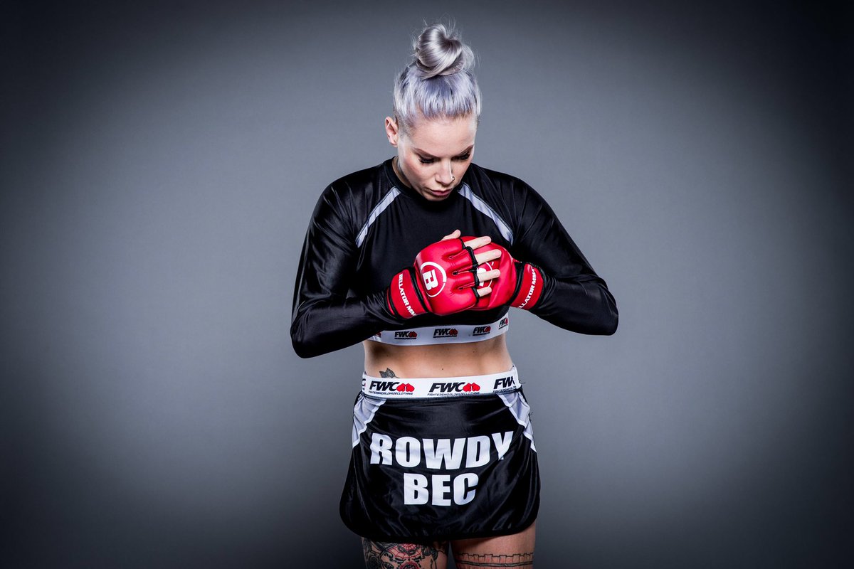 RowdyBec's tweet photo. 👑🇮🇪 5 weeks  #bellator #dublin #bareknucklequeen #rowdybec https://t.co/MaeEvuSbY9
