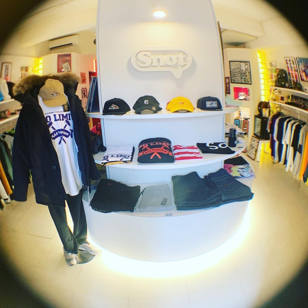 SNOT_SHOP's tweet photo. 本日もSNOT元気にオープンしております😸今日はかなり寒いですね😵そんな日にピッタリなアイテムありますので是非チェックしに来て下さいね〜👀🛍ご来店お待ちしてます🙇🏻‍♂️
https://t.co/JcCZuyVyiL https://t.co/TeoFGP0j0Q