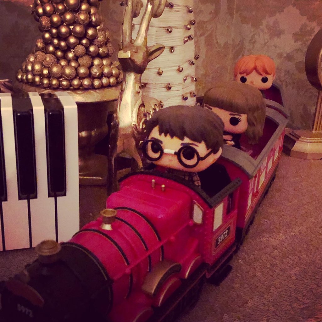 acuratedevent's tweet photo. It was a wizardly good time putting together this Harry Potter themed birthday decor!
#partydecorations #eventdecor #harrypotterbirthday #birthdaypartydecor https://t.co/4xik6bfS7R