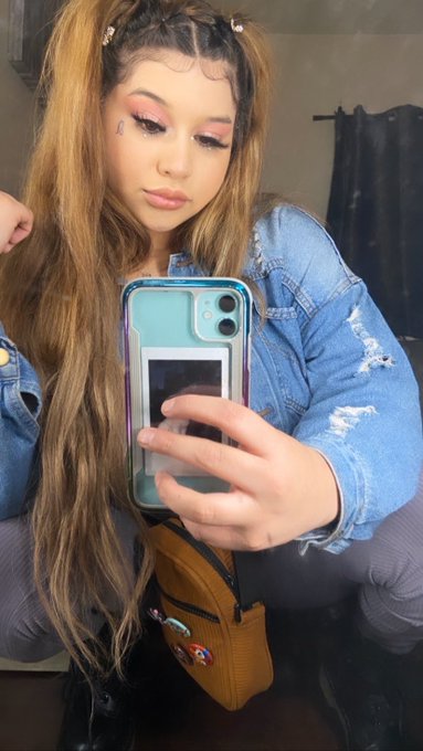 Is she ready to get lit or not? https://t.co/Ei0IFmthCf