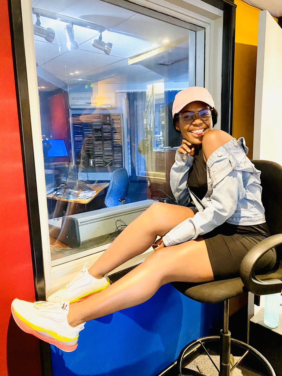 NkokheliLindazw's tweet photo. We on your radio, the #BozzaCutOfBreakfast on @CUTFM1058 🤘🏽 https://t.co/kjHUGTaz3v