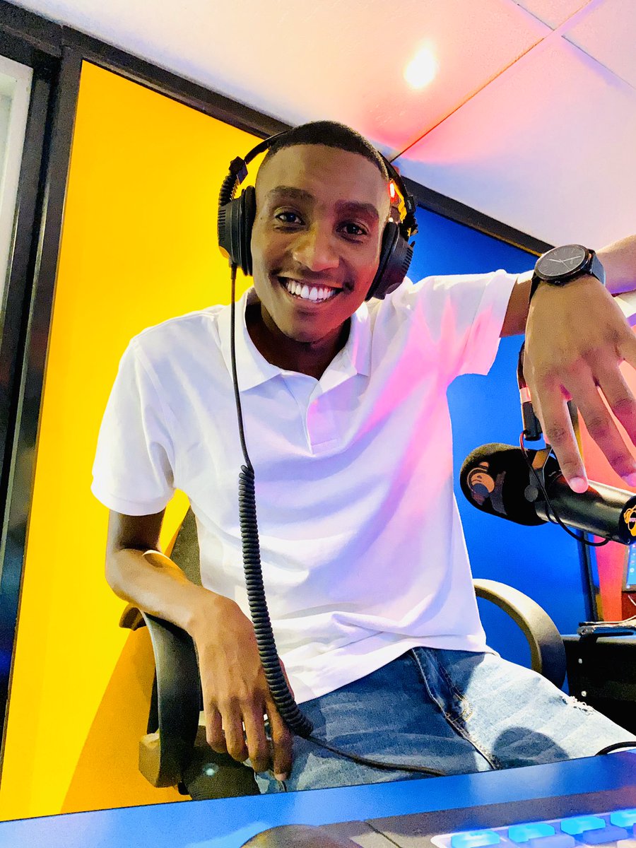 NkokheliLindazw's tweet photo. We on your radio, the #BozzaCutOfBreakfast on @CUTFM1058 🤘🏽 https://t.co/kjHUGTaz3v