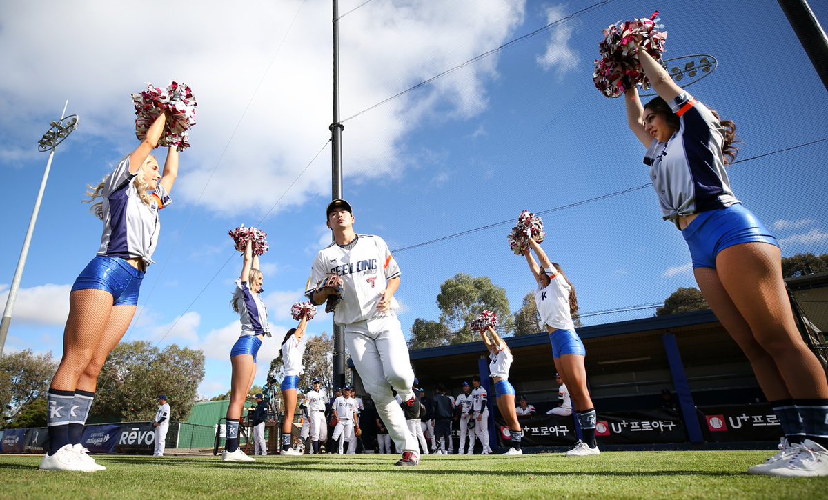 We're 60 minutes from round nine action continuing with the first of four Friday night games.

Three of them will be available live &amp; free at theabl.com.au/videos #ABL