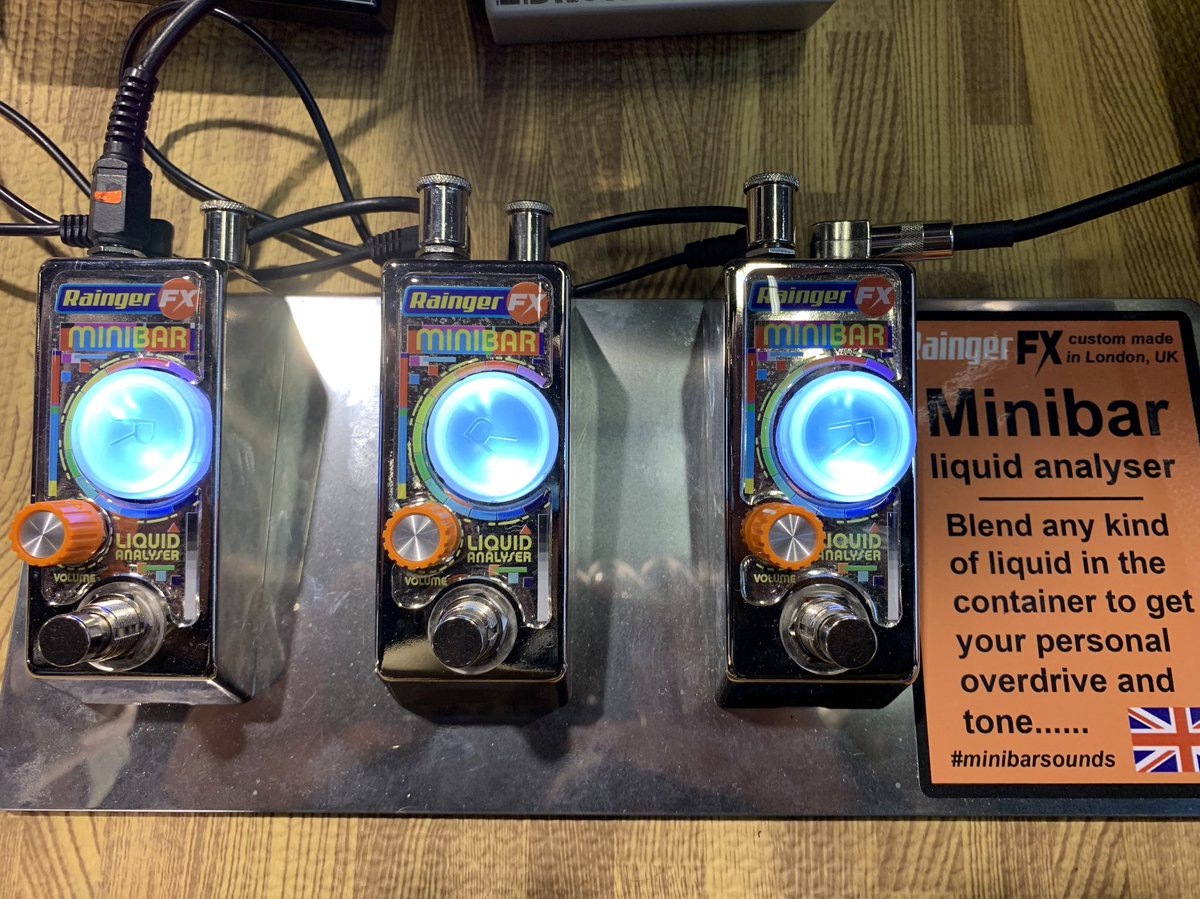 PedalSummit's tweet photo. NAMM1日目、最もなんじゃこりゃ！！と思ったのはReinger FX Minibar。ペダル本体のコンテナに入れる液体によって抵抗値が変わり、ドライブトーンが変化する摩訶不思議なペダル。
ビルダー曰く「ギネスビールが最高」とのことです。笑
#namm2020
#東京ペダルサミット https://t.co/e5nwlMfHh9