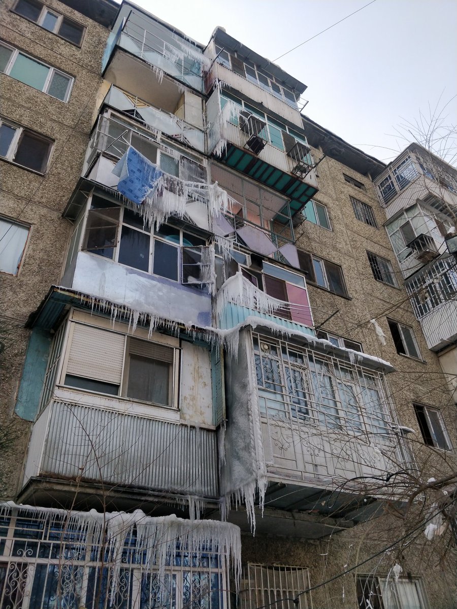 awrangzb's tweet photo. یخبندان در خانههای مکرویان
#کابل #مکروریان۳ #زمستان۹۸
#Kabul #FrozenHouses #PD09 https://t.co/aXwQfrkAoV