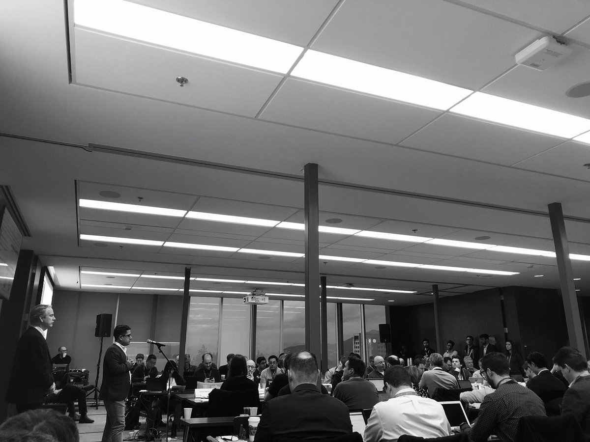 NadiaTatlow's tweet image. Another @creativedlab session in the books 📚 Sage advice and big goals ahead ✌️

cc @Deve6h @PaniEnergy also check out my artsy shot of you crushing it at the front of the room 🙌 #bctech #yyjtech