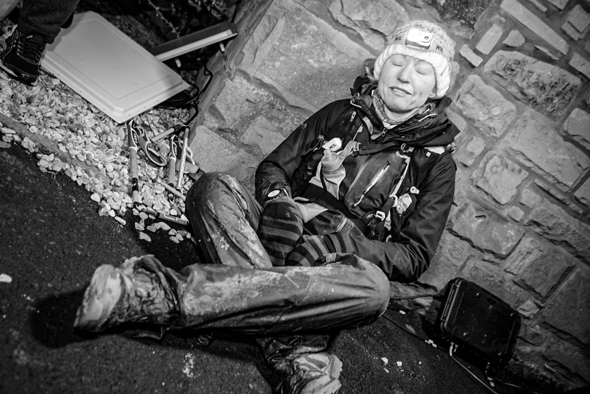TheSpineRace's tweet image. The indomitable Debbie Martin Consani arrives in Kirk Yetholm as the 2nd woman in the Montane Spine Race 2020.
Congratulations from everyone at HQ.  Debbie has smiled her way through an incredibly grueling race and bagged herself a well-deserved podium.
#RunDMC
#SpineRace