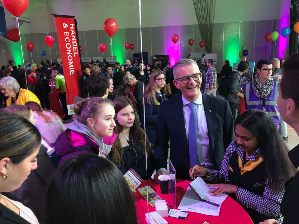 Wil jij als bedrijf of beroepsbeoefenaar jong talent ontmoeten? Dat kan tijdens ‘Roosendaal on Stage’, 12 maart 2020, 12.00 – 17.00 uur in het Da Vinci College. Info: roosendaalonstage.nl. De informatiebijeenkomst is op di 4 febr vanaf 17.00 uur, aanmelden uiterlijk 24 januari