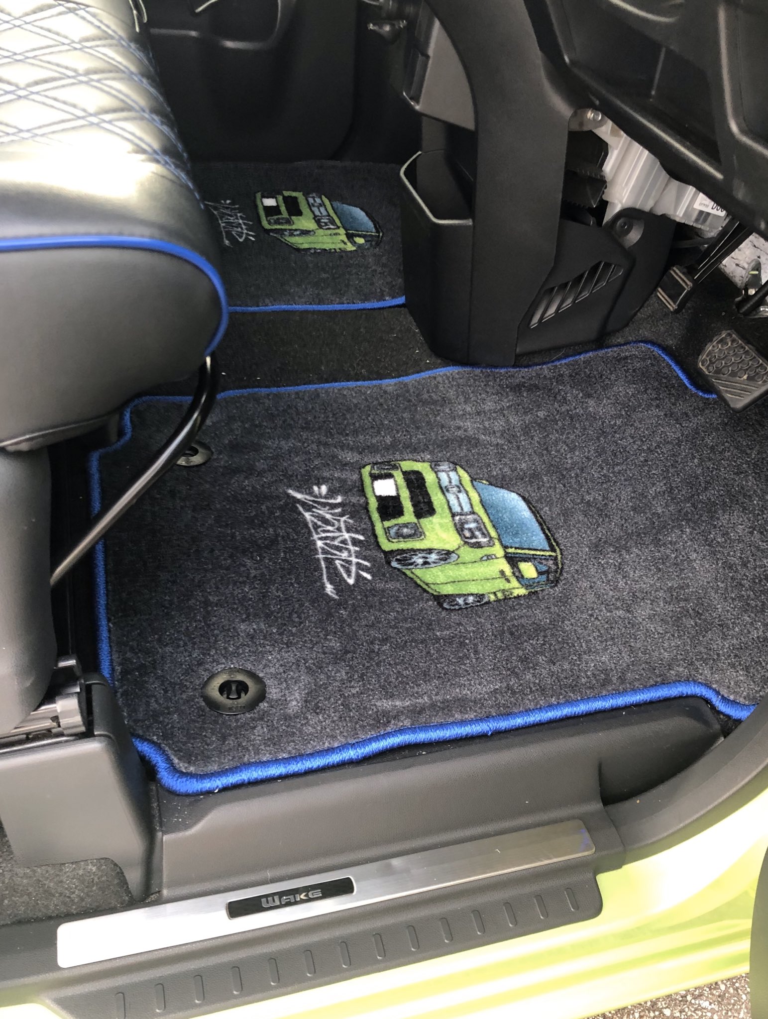 車のいらすとや 実績3000台 いらすとや新作グッズ オーダーマット 愛車イラストが入ったフロアマット それ以外もたくさんのグッズ制作可能です ご注文お問い合わせお待ちしております T Co Iiqfh9zfks 愛車イラスト 車の いらすとや