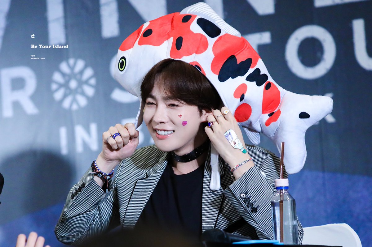 BeYourIsland_JW's tweet photo. 200110 방콕팬싸 #김진우 #위너 HQ

🐰🐠❤️@official_jinu_ https://t.co/B3QDV2Gdai
