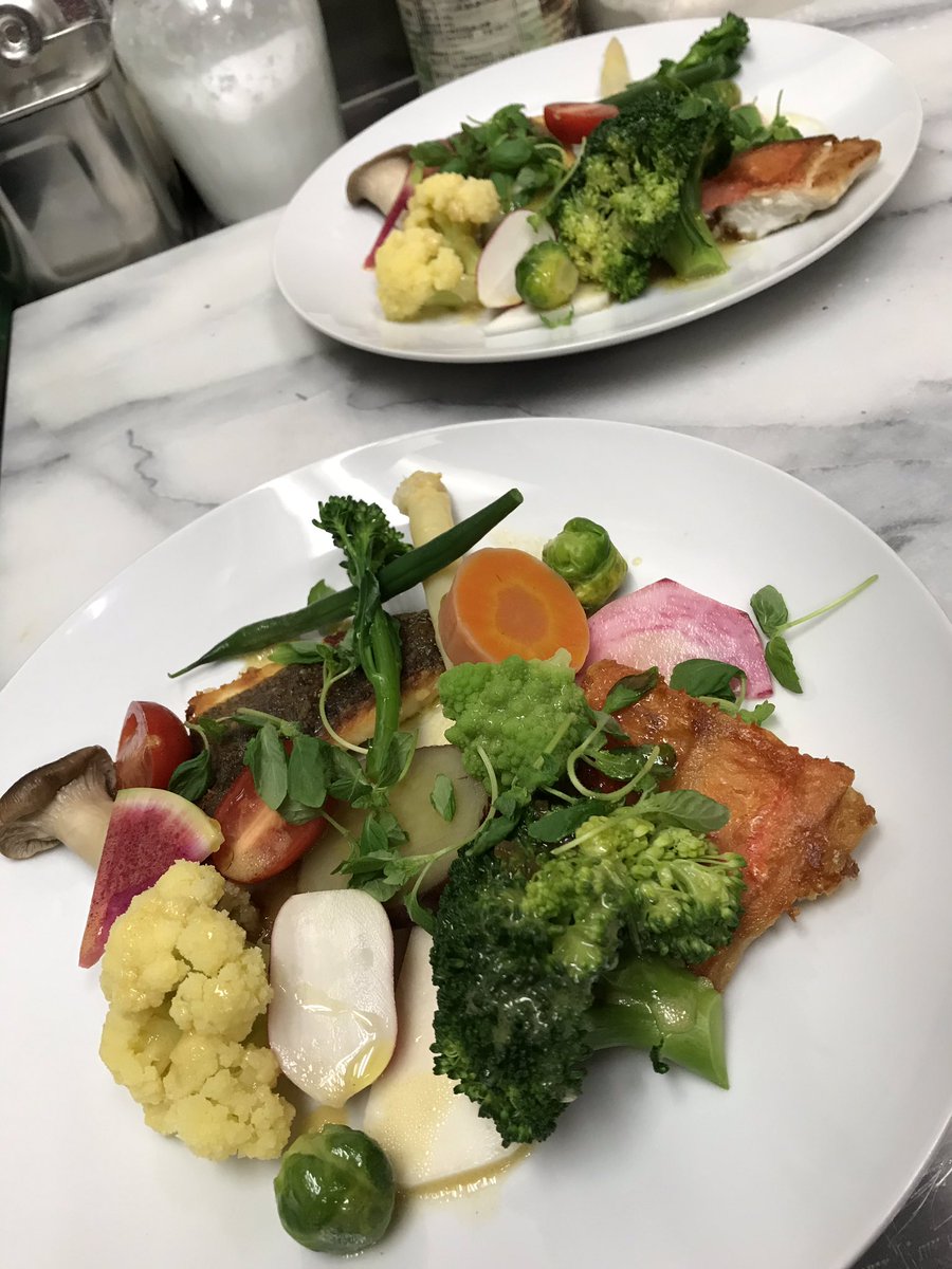 クチーナ シラカワ V Twitter 愛媛県来島のキンメダイとヒラメ 冬野菜のサラダ仕立て 特別ランチコースの一皿 愛媛県来島のキンメダイ 金目鯛のサラダ仕立て ヒラメのサラダ仕立て 来島のヒラメと金目鯛と冬野菜のサラダ仕立て クチーナシラカワ イタリアン