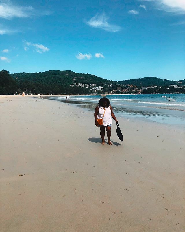 Blue skies. In need of. .
.
.
.
.
#beachlife🌴 #islandvibes #phuketthailand #myhappynow #thailandtravel #travelcreole #curlycommunity #takeapic #capturethemoments #walkonthebeach #stayandwander #exploretocreate #girlstrip2019 #awakethesoul #liveauthen… ift.tt/2GaUWod