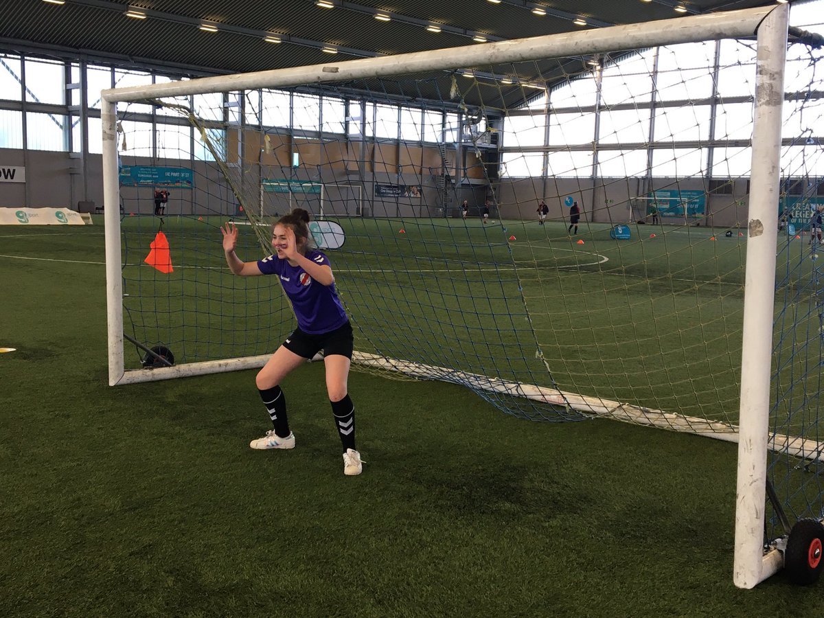RAInclusion's tweet image. So proud of the pupils who went to Toryglen today to complete the Reading the Game programme. Fantastic ambassadors, willing footballers &amp;amp; lovely company. Great to see so many parents/carers too. Thanks for supporting us. Well done all😊 #Partnership @RosshallReads @RosshallCL