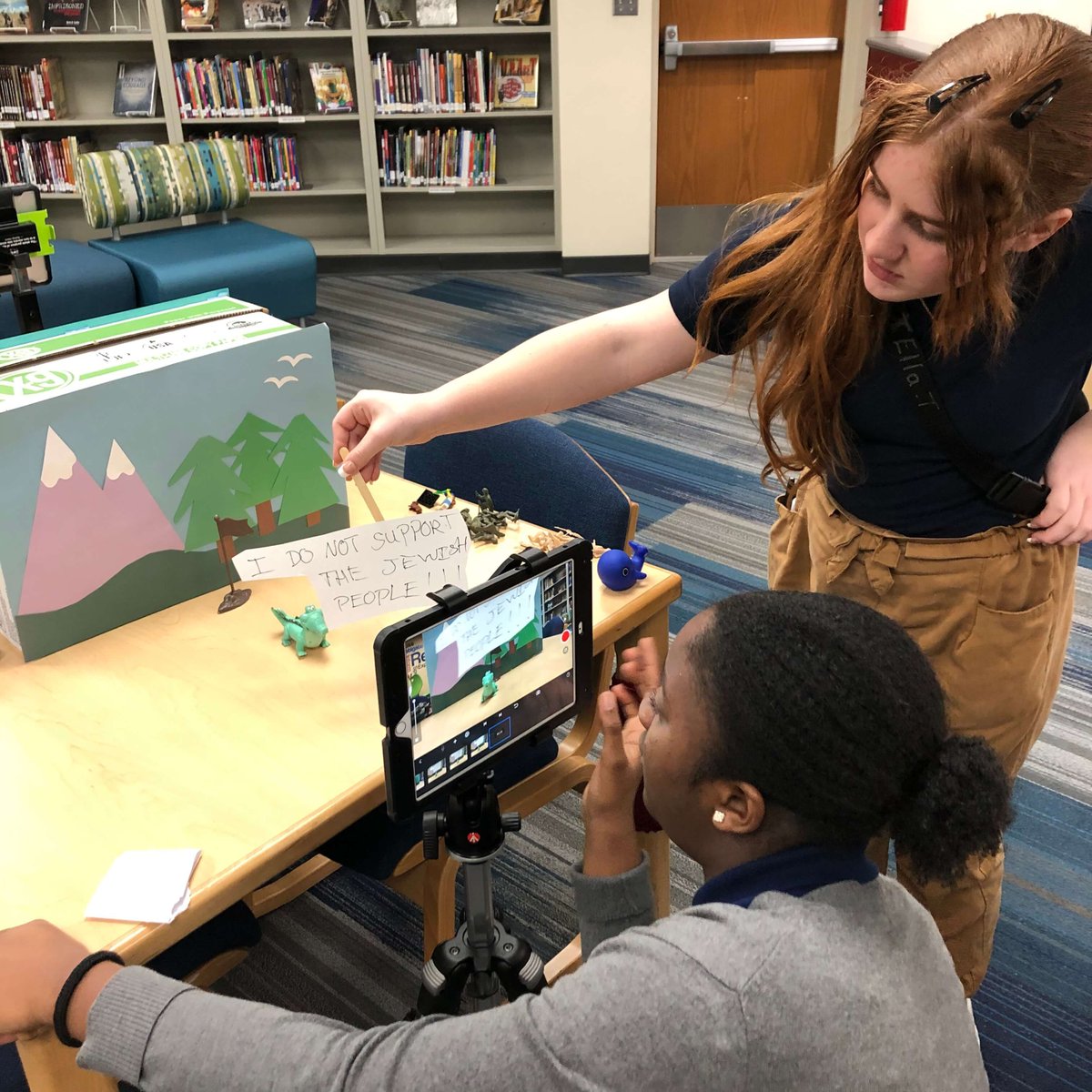 MemMidTulsa's tweet photo. In the library this month, we're building with LEGOs and creating stop motion animation. (Or creating stop motion animation with LEGOs.) So much fun! #INCharge #TPSlibraries https://t.co/8v7iTrqGMI