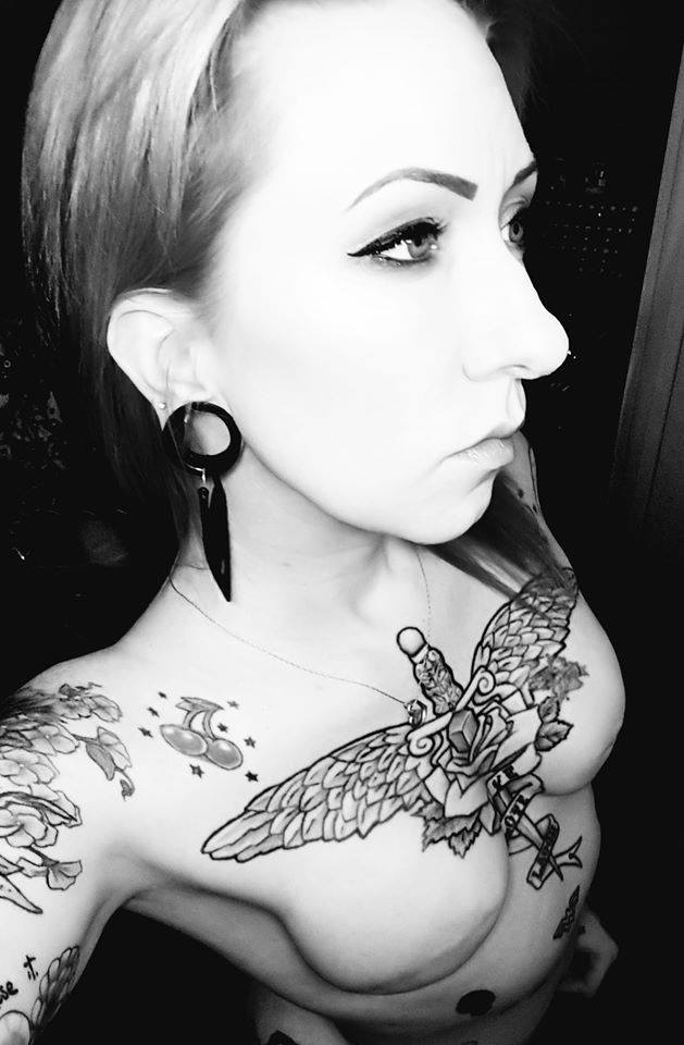 JustaGrlLuckyMe's tweet image. Strength is more than just physical, or even mental. It's a process..

it's facing the world as the person you are, knowing there are people who don't like you (for whatever reason), but you don't let it stop you.

#mastectomyscars #breastreconstruction #NORMALIZEIT