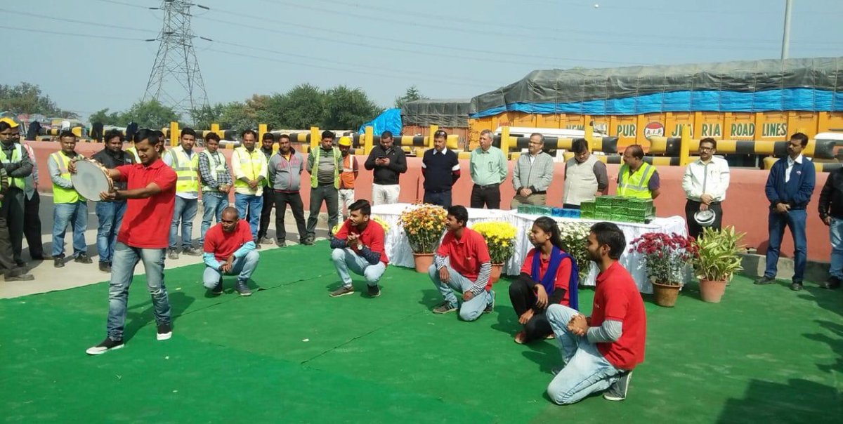NuvocoVistas's tweet photo. #Nuvoco celebrates the #31stRoadSafetyWeek across all our offices and cement and ready-mix concrete plants through activities like #DefensiveDrivingTraining, #NukkadNataak, #BikeRally #RoadSafetyAwareness campaigns, etc.
#arasmeta #bhiwani #jojobera #sonadih #mejia #chittorgarh https://t.co/9hLvsTCEWu