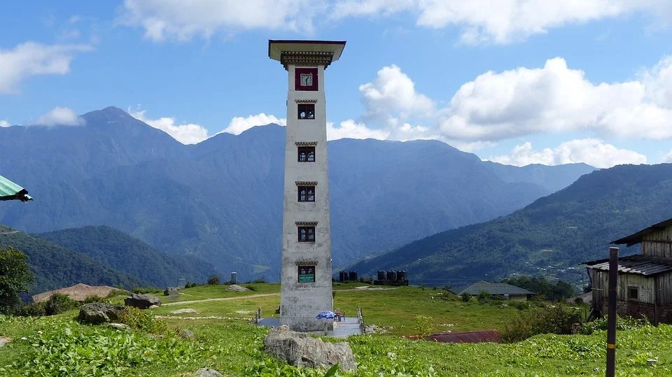 bugyal's tweet photo. The country where happiness is measured instead of Gross National Product, #Bhutan is surely a heaven on earth &amp; this is the best time to explore every bit of it. 
Not convinced yet?                                                            
https://t.co/fLdAEkU78B https://t.co/BzUneHkaph