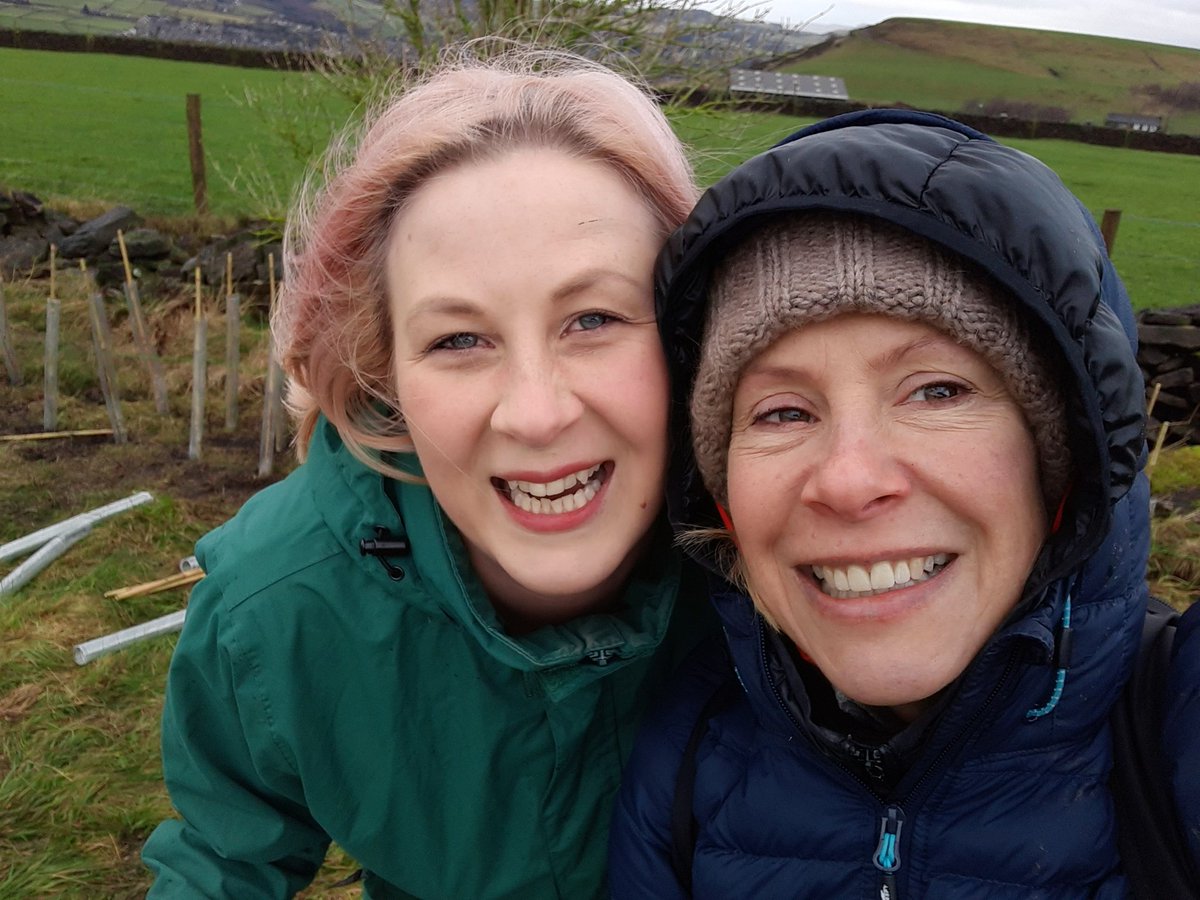 CLKirklees's tweet photo. Great morning planting trees with @riverholmeconnections. #learning #hedgerow #coldbuthappy thanks Andrew for organising. Thanks the CLEAR outdoorsy gang! https://t.co/2E3HQJdEXE