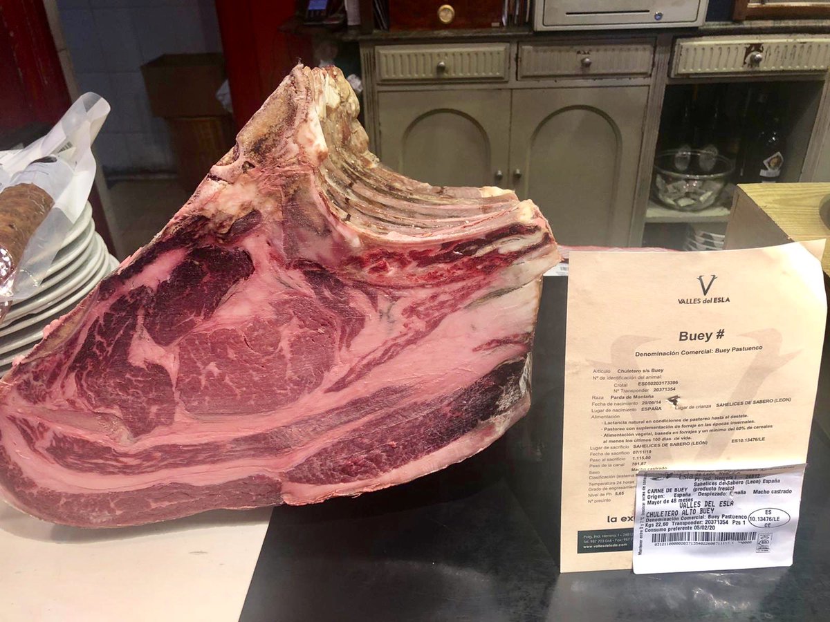 sukalde_bilbao's tweet photo. Esta fantástica Chuleta de #VallesdelEsla te está esperando en #RestauranteSukalde Bilbao para que la disfrutes con tus amigo@s o familia.
c/ Elcano 31 #Bilbao
Desde Plaza Moyua, elegir calle Elcano.
*muy cerca de ti
#txuletabilbao #chuletaBilbao #bilbaoCongress #beefchop https://t.co/81ExH1STZr