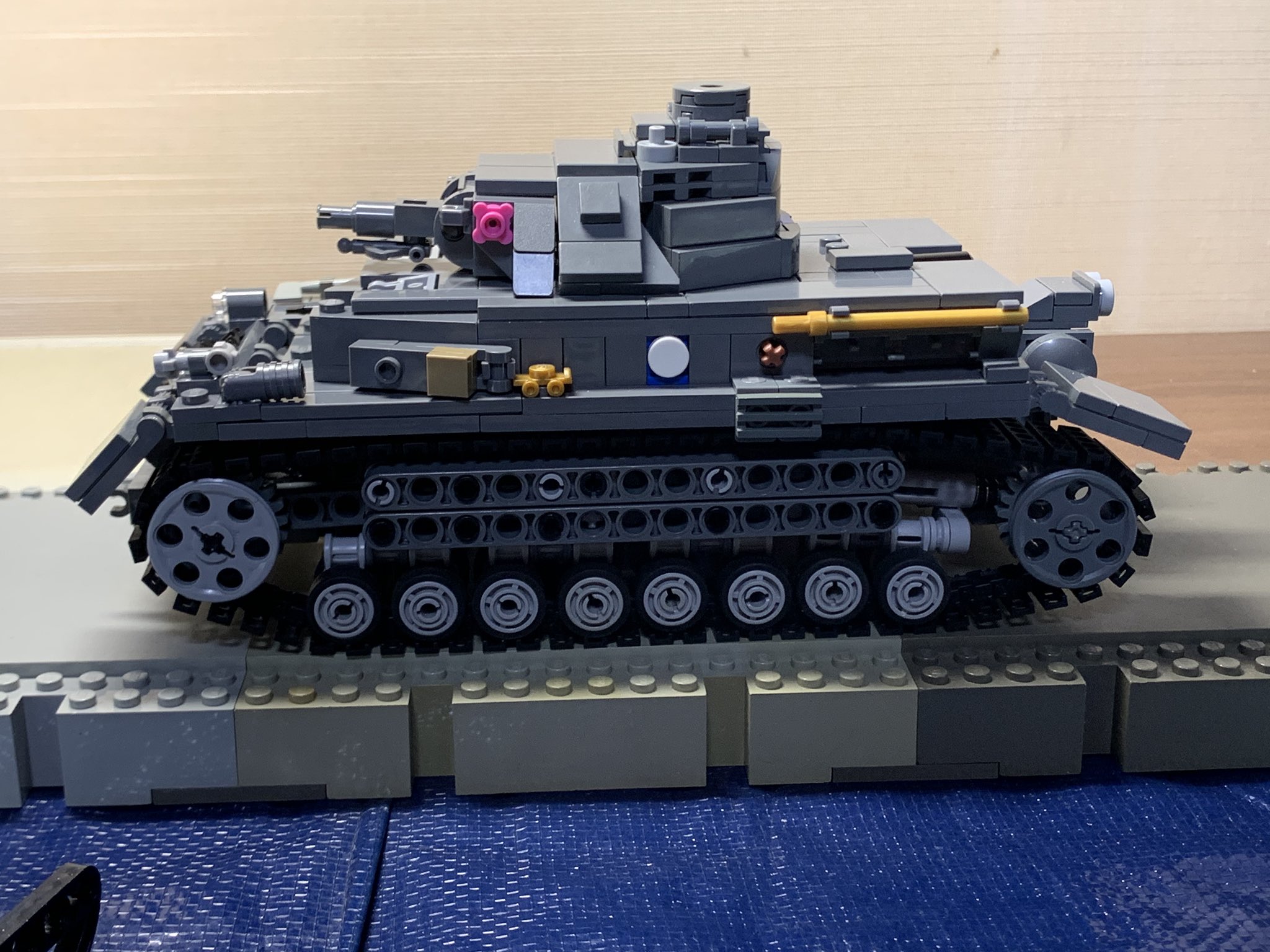 ট ইট র さくりん 7 11横浜レゴ8 8水戸レゴ8 22kanata 初戦車 レゴでガールズ Amp パンツァーのあんこうチームが乗る 号 戦車d型完成しました 砲塔の傾斜や車体バランスに苦戦しましたw Lego ガルパン Garupan T Co U4myjvga54 ট ইট র