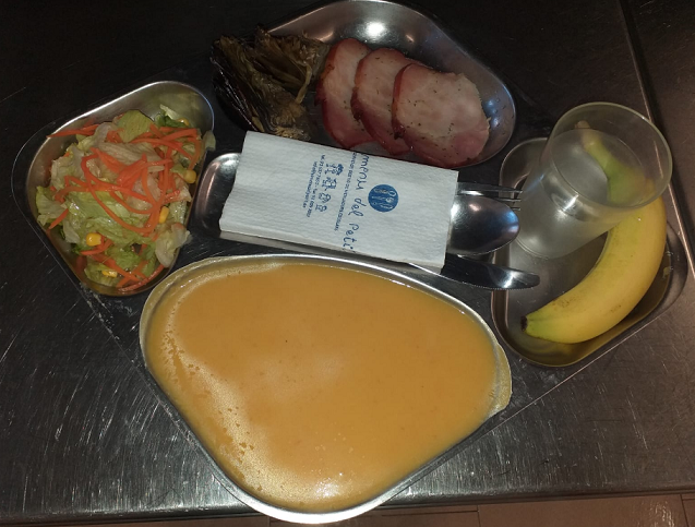 AMPAMartaMata_V's tweet photo. #MenúMenjadorMM #DV17G 🍽️
- Crema de #carbassa
- #Llom sajonia al forn amb #carxofa al forn acompanyada d'amanida variada,
- Fruita 🍌
#BonProfit = Bon chuť k jedlu (#eslovac) https://t.co/ZmlTalcKqh