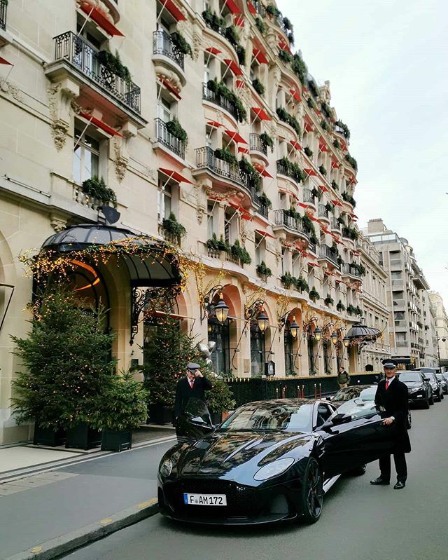 Plaza_Athenee's tweet photo. Your ride is here! ❤️ Enjoy Paris Fashion Weeks the best way with complimentary transfer from your Haute Couture address straight to the catwalks, courtesy of @astonmartinparis ✨ #DCmoments https://t.co/CHwg8glBAO https://t.co/U6Vhma8K1a