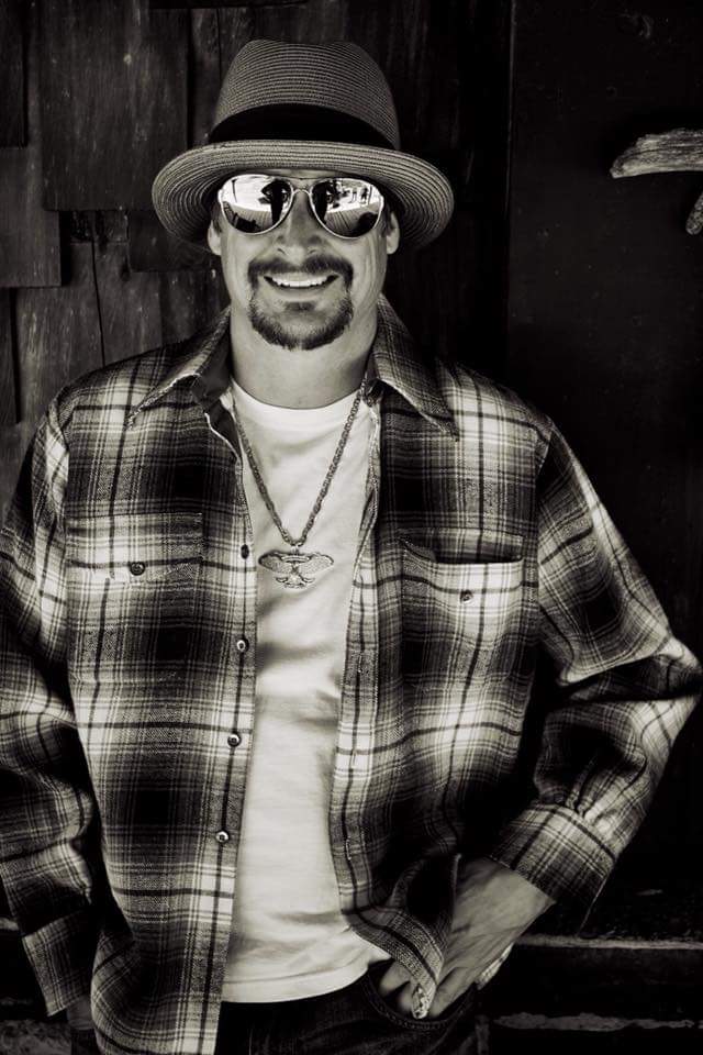 Happy birthday to the man kid rock!!!! 
