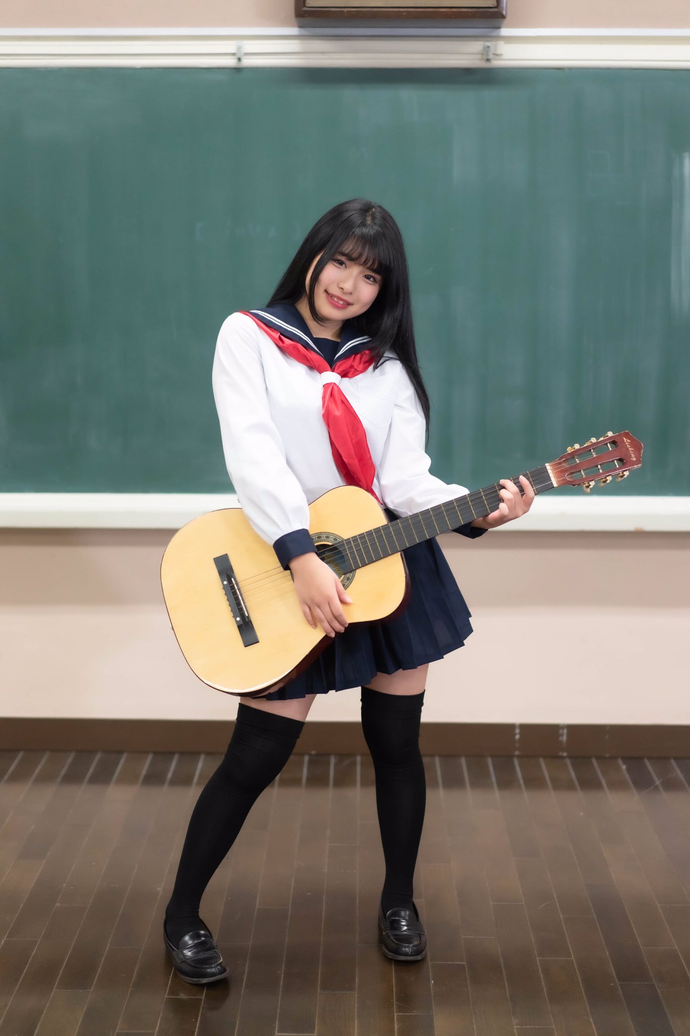 みやこ　 宮腰侑子 | Members | Numéro.8 - ヌメロエイト