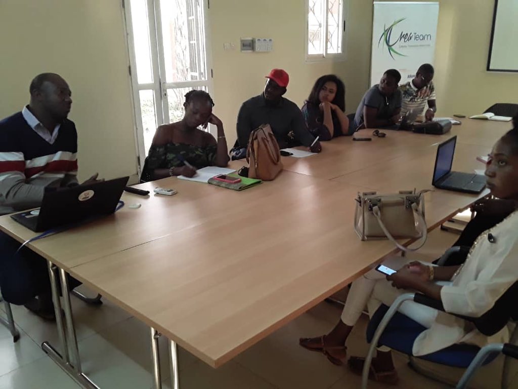 createam2015's tweet photo. Séance d’orientation des jeunes porteurs de projet accompagnés par @createam2015 dans le cadre du #facej https://t.co/7WNVwhc4AT