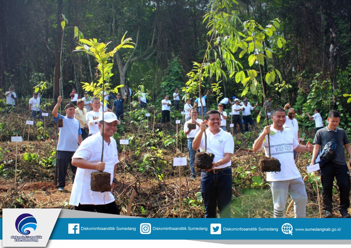 donyahmadmunir's tweet photo. Penyerahan DPA SKPD Anggaran Tahun 2020, Penandatanganan Perjanjian Kinerja Tahun 2020 dan Dialog Evaluasi Kinerja Perangkat Daerah Tahun 2019, bertempat di Tahura Gunung Palasari.
#SumedangSimpati #TahuraPalasari https://t.co/1g3iMlcqPI
