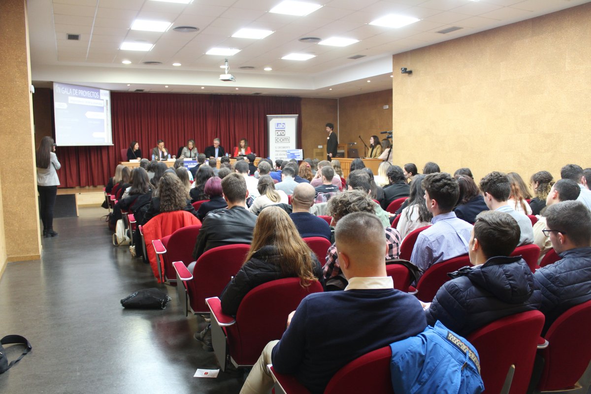 FCom_US's tweet photo. ¡Recordemos juntos!

Ayer Bunker Radio ( @BunkerRadio5 ) ha sido el proyecto ganador de la VII Gala de Proyectos 2.0 en Acción celebrado en la #FCom de @unisevilla y organizado por @LabProCom

Enhorabuena y gracias a todos por participar👏

¡Nos vemos en la próxima edición! https://t.co/o3xOoMWmsJ