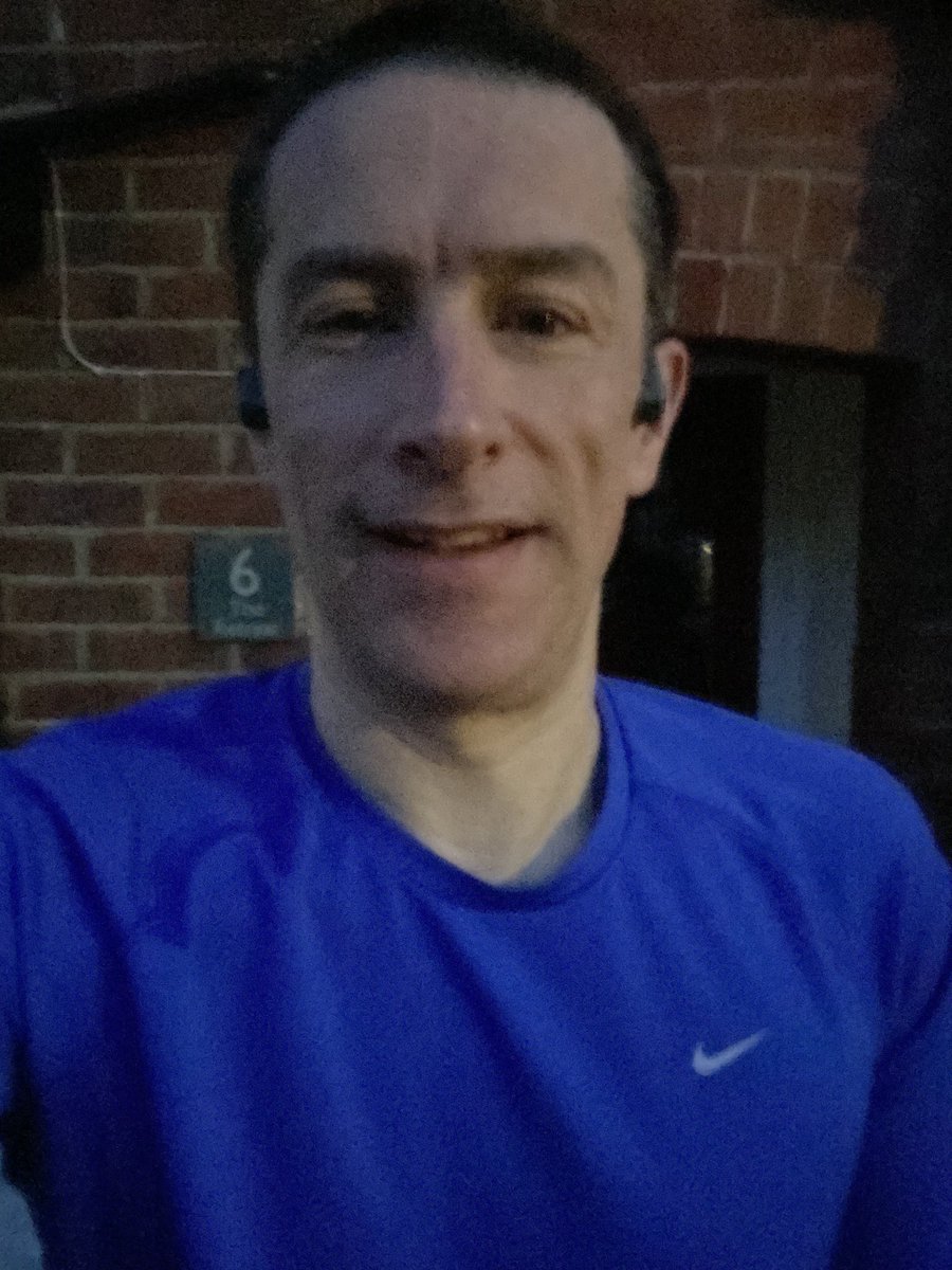 Out in the Dark, back in the Light. 5 miles, 6 hills, getting the training done 😊👍🏃‍♂️🏔 #247running #ukrunchat #twittawinterchallenge #pigtailpower