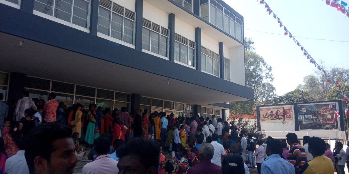 hosurtalkies's tweet photo. #Darbar one of the highest footfalls registered in recent times in Hosur https://t.co/uI5Bfvv5xf