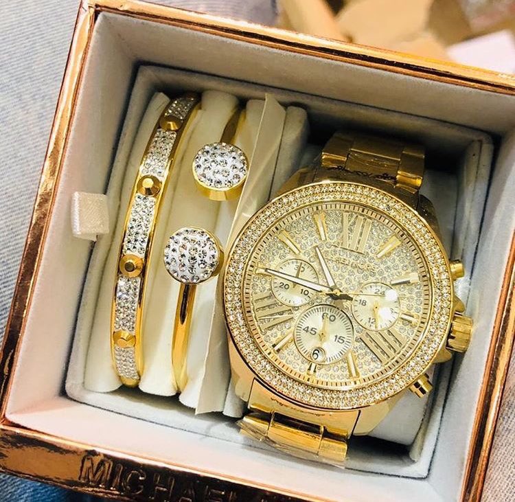 Nimmie__'s tweet photo. Ladies Wrist watch available 
Price: 28,000 Naira
Free delivery within Lagos.

Please retweet https://t.co/SMw3OjnPWr