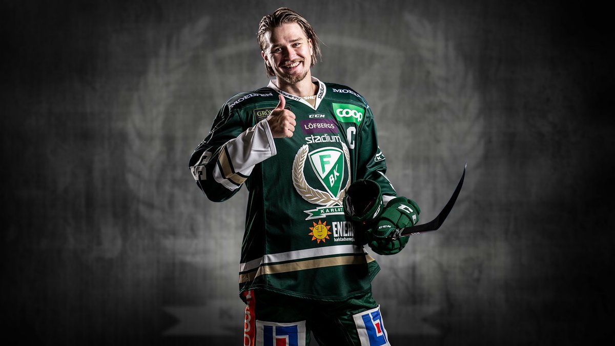 farjestad_bk's tweet photo. 3 nya år! https://t.co/0ElnMgNN1O #fbkse https://t.co/RfOLeBmlBK