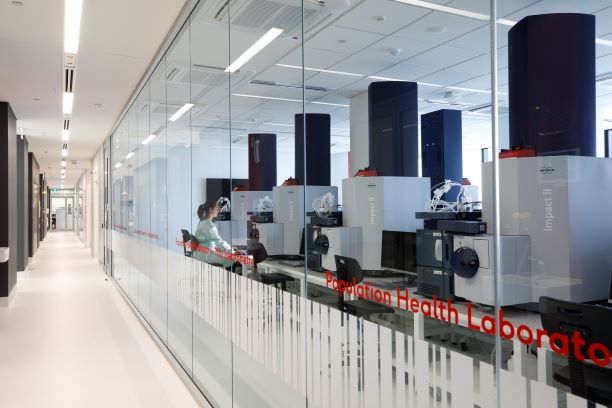 DementiasUK's tweet image. Here are some of the machines #dementia data researchers get to play with! Wow 😮❕ @MurdochUni @PerronInstitute  dementiasplatform.uk/our-impact/cas… #makingbreakthroughspossible @dem_researcher