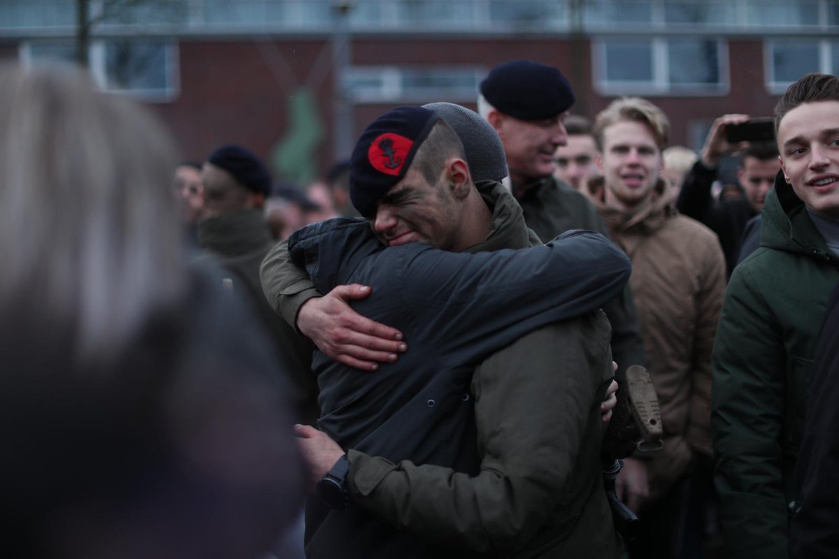 korpsmariniers's tweet photo. Vanochtend zijn 83 mariniers van blok 19-2 binnengeklapt door een afvaardiging van oud-mariniers, familie en overige belangstellenden. Gefeliciteerd gents en alvast welkom bij de operationele eenheden! #QPO #Verbondenheid #WeMakeMarines https://t.co/FPhSxou7U8