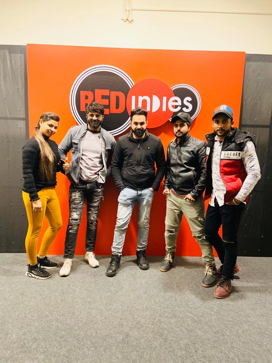 skeletongroup's tweet photo. Today at @RedFMIndia Studio.
You guys are so humble, really loved to perform for you.
Thanks for inviting us. ❤️
#RedFmIndia #RedFmDelhi #TronDance #SkeletonDanceCrew https://t.co/0FvEnvArJv