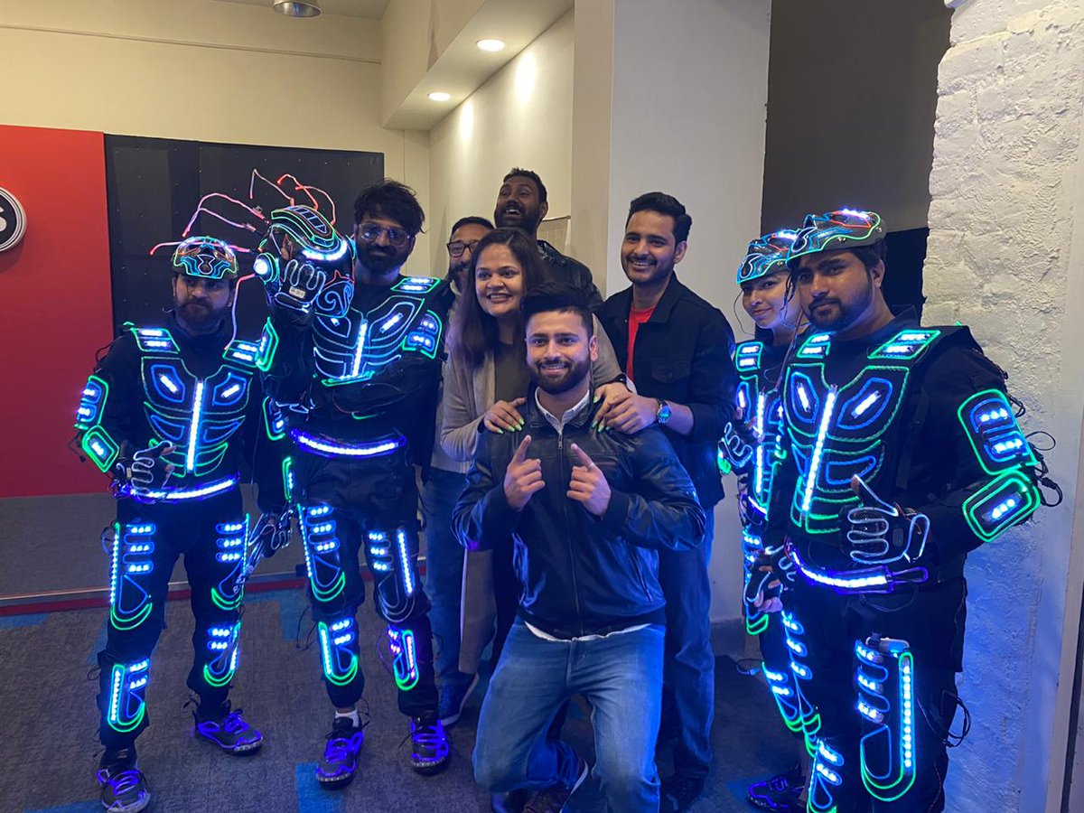 skeletongroup's tweet photo. Today at @RedFMIndia Studio.
You guys are so humble, really loved to perform for you.
Thanks for inviting us. ❤️
#RedFmIndia #RedFmDelhi #TronDance #SkeletonDanceCrew https://t.co/0FvEnvArJv