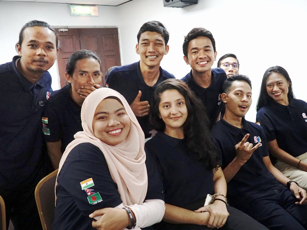 mycorpsofficial's tweet photo. @SyedSaddiq @scheekeong [MYCORPS MISSION 8 @ SOUTH ASIA]

Day 26: 17th January 2020

Topic: Meet &amp; Greet Session with Datuk M Noor Azman, Deputy Secretary General of Ministry of Youth and Sports

#MyCorps #MyCorpsSouthAsia
#Negaraku #ChangingLives #YouthPower @SyedSaddiq @scheekeong https://t.co/R4LYQqm7jV