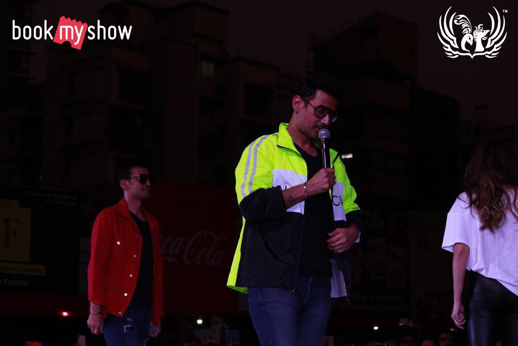 Mithibaikshitij's tweet image. Apart from mind blowing events, the fourth day at Kshitij’19 also had an enchanting and rocking performance by the iconic duo, Meet Bros. aka Manmeet Singh and Harmeet Singh and the gorgeous and super talented Kanika Kapoor. #kshitij19 #AnEternalEvolution