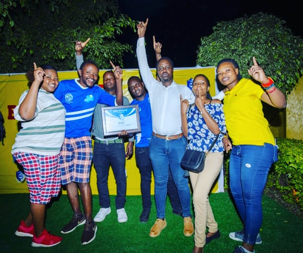 MGFanClub_'s tweet photo. #MGBest_UNIT_Awards
MG Fan Club yahembye MG UNIT I nk'itsinda rito(UNIT) mu matsinda mato ayigize yitwaye neza ukwezi 12.2019
MG Fan Club yishimiye kugira uruhare mu kubaka #RayonSports
https://t.co/l30rmmERpp
#MGFanClub__Imbere__Inyuma__Cyirazira
#Be___Blue__Be__Original https://t.co/X9XrQ5vn2q