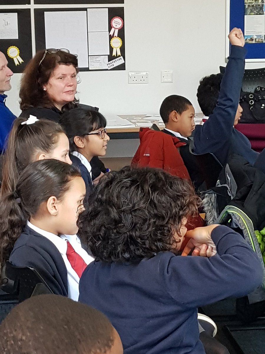LAElizabethR's tweet photo. More photos from @livunieng @LivUniWiSE for the Merseyside and Cheshire Leaders Award Launch we had such a fantastic morning, meeting with students and local engineers for @Leadersaward #ifyouwereanengineerwhatwouldyoudo #LA2020 https://t.co/8pK30PPBfg