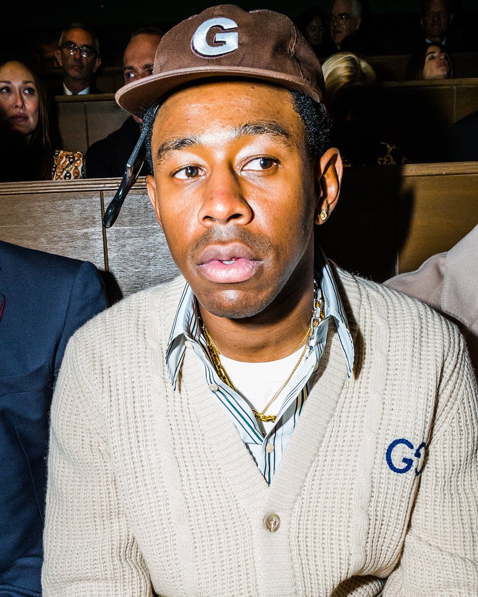 ট ইট র Gucci Japan ミラノで開催された Guccifw メンズファッションショー会場にて ブルース ギルデン Brucegilden が撮影した ゲストのタイラー ザ クリエイター Tylerthecreator と美術家アーサー ジャファ Arthurjafa ショーのゲストはこちら ট ইট র Gucci Japan ミラノで開催された Guccifw メンズファッションショー会場にて ブルース ギルデン Brucegilden が撮影した ゲストのタイラー ザ クリエイター Tylerthecreator と美術家アーサー ジャファ Arthurjafa ショーのゲストはこちら