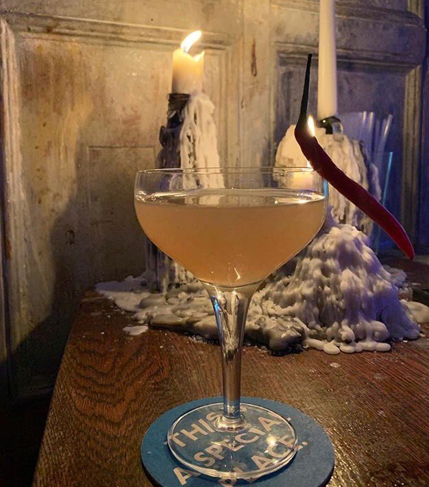 Step into the weekend with live jazz in the cocktail bar, and our weekly Anthems party next door in the lounge bar...Every Fri &amp; Sat, open till the early hours. 🎯🕺💃🏻 #weekendparty #london #hackney #dalston #stokenewington #livejazz #livemusic #djnight #disco #rnb