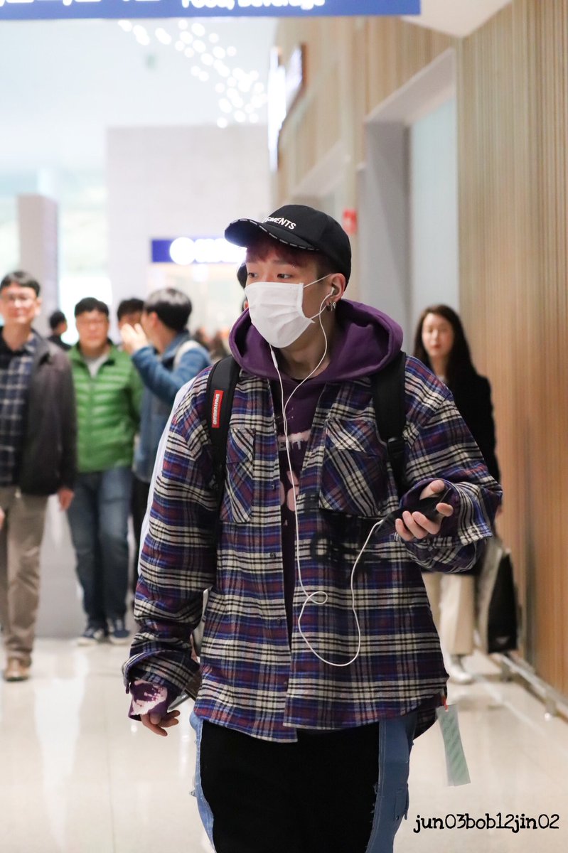jun03bob12jin02's tweet photo. 200117 ICN

#iKON #아이콘 #바비 #김지원 #BOBBY https://t.co/QaefydzAKO