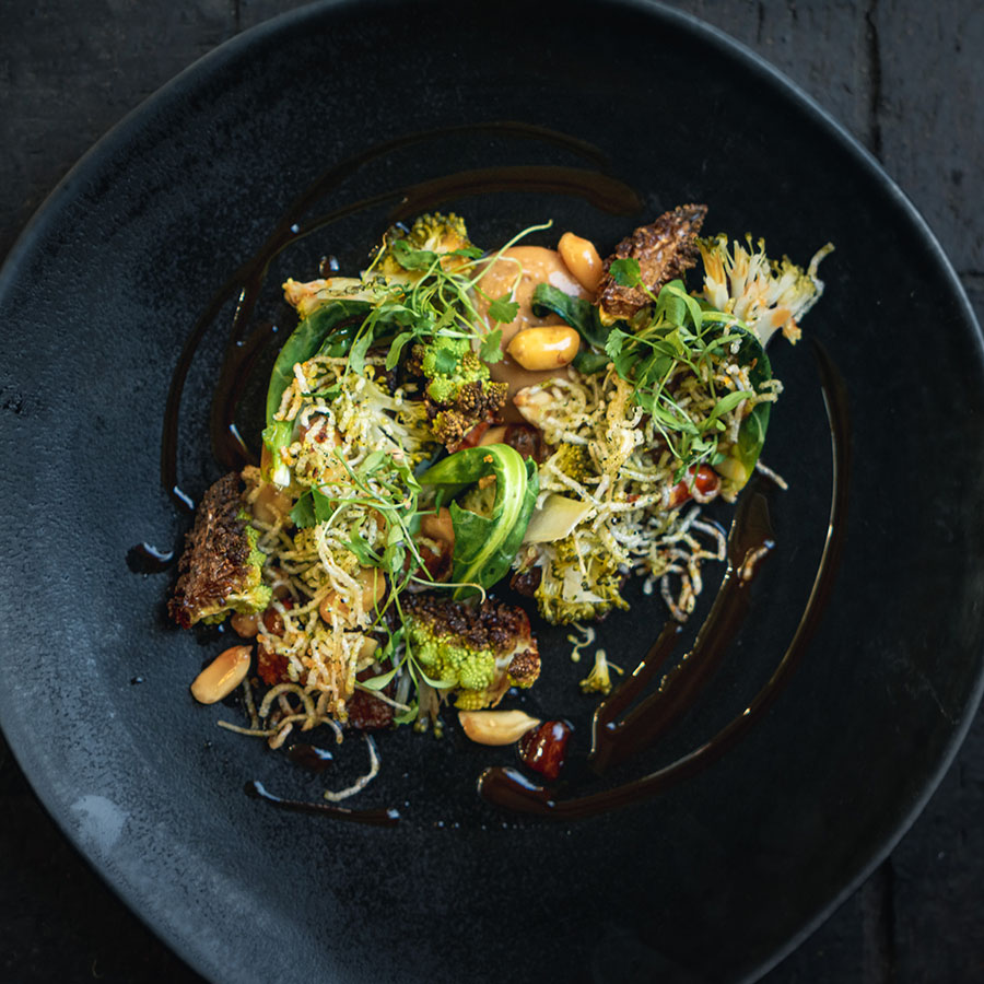 For anyone giving #Veganuary a go this month, take a look at our blog post on this popular food trend, and a sample menu of the kinds of dishes Jamie creates in the kitchen: thebeachatbude.co.uk/vegetarian-and…